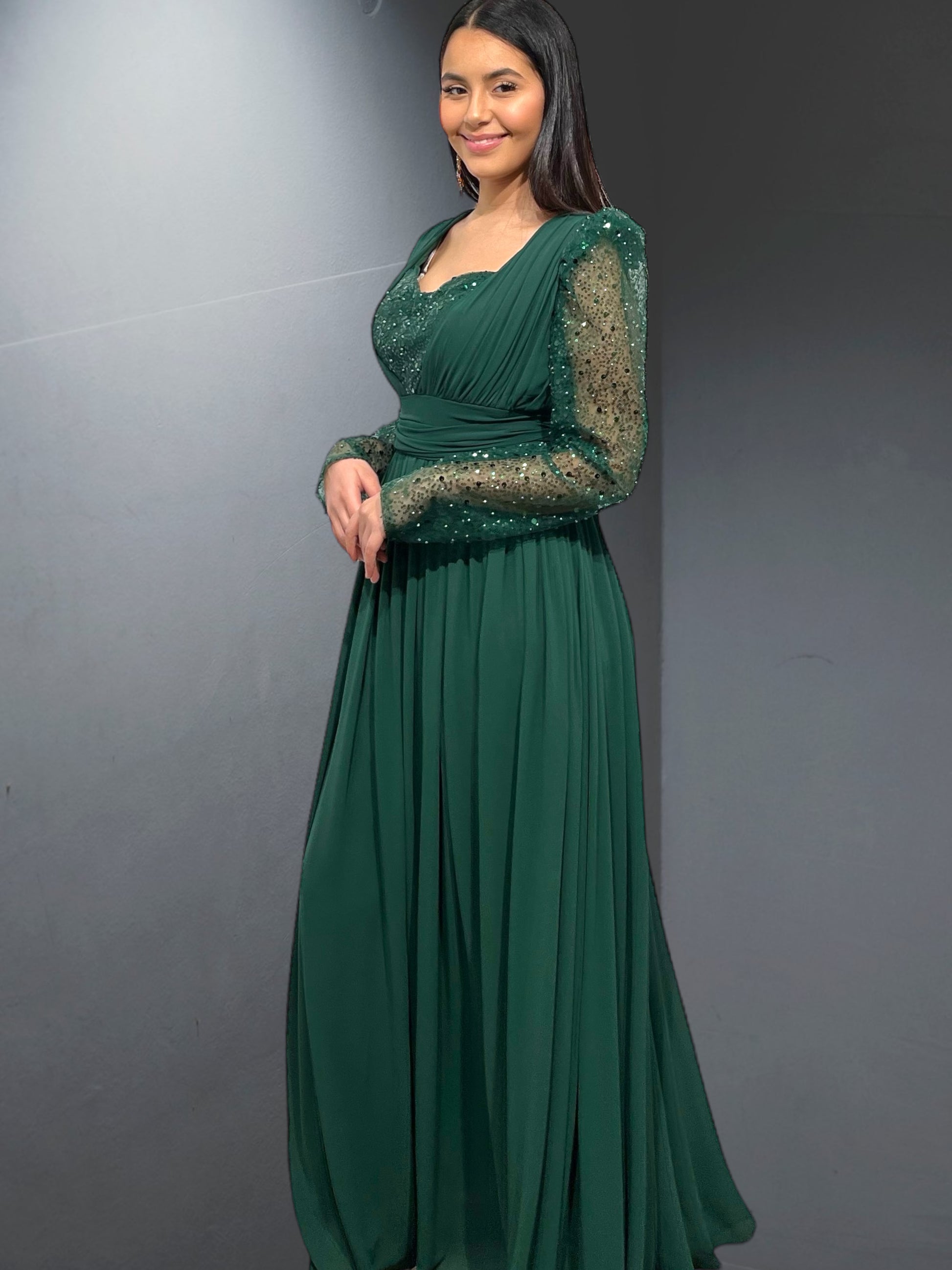 l'élégance avec la robe "Nice", une création emblématique d'Amir Couture - AmirCouture 