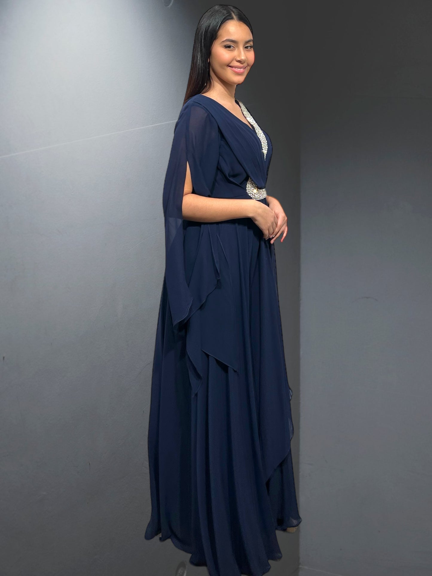 robe de soirée "Besançon" sur www.amircouture.com, une création qui incarne le raffinement et le charme intemporel. - AmirCouture 